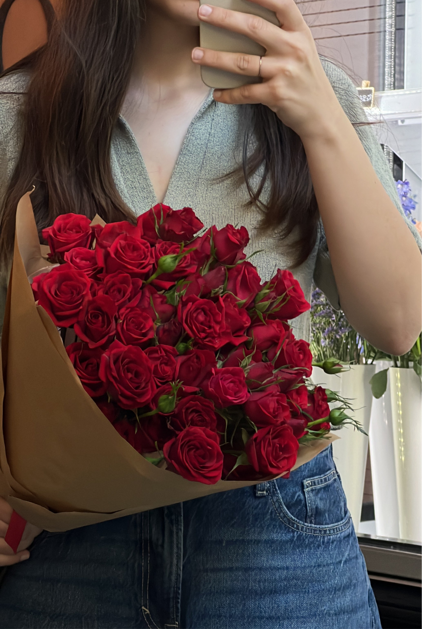 Bouquet of red spray roses