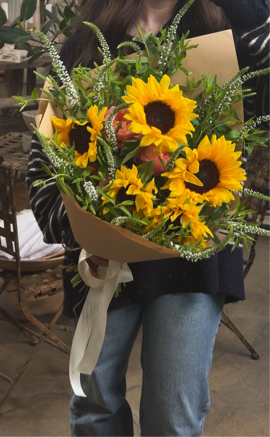 Flower bouquet ‘Honey Bee’